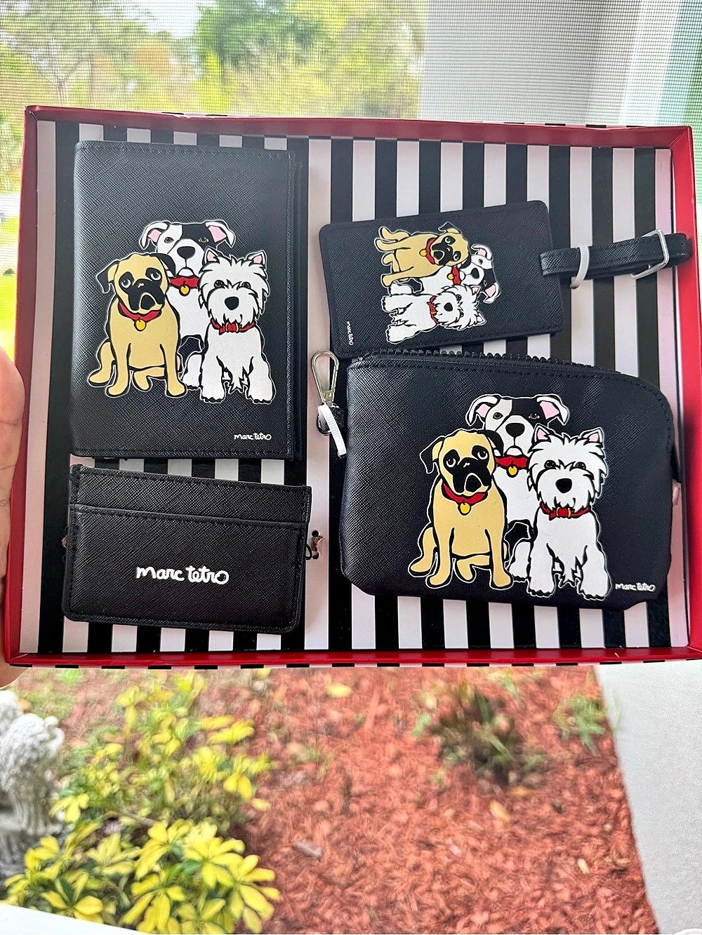 Marc Tetro 4-Piece Dog Travel Accessory Set Black & White